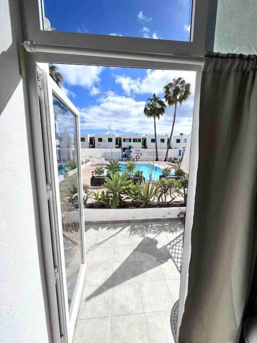 17 Puerto Del Carmen Blueshark Apartment Exterior photo